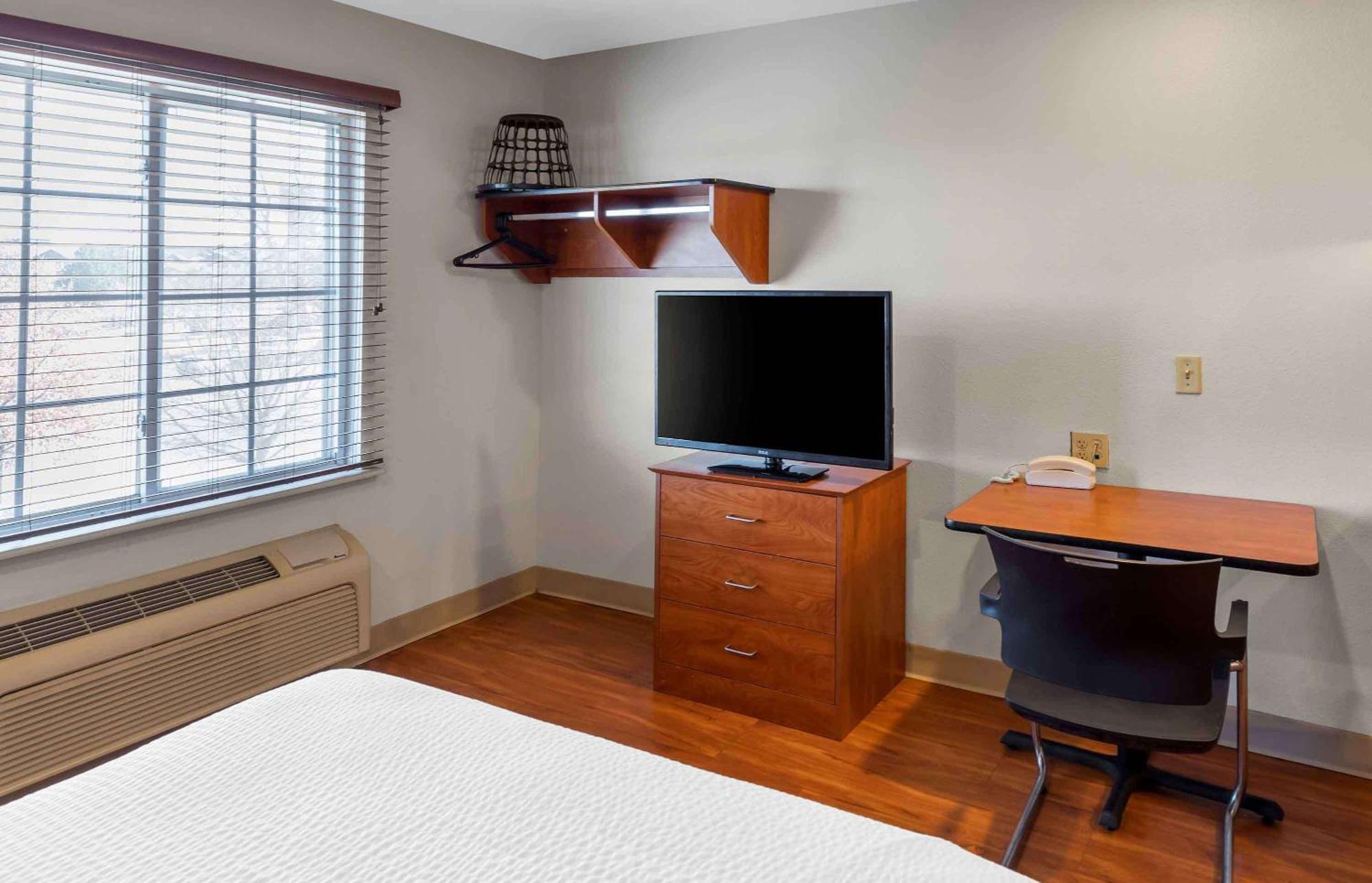Extended Stay America Select Suites - Wichita - Airport Exterior photo